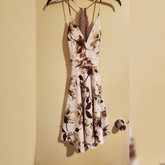 Formal dress - Picture 3 of 4